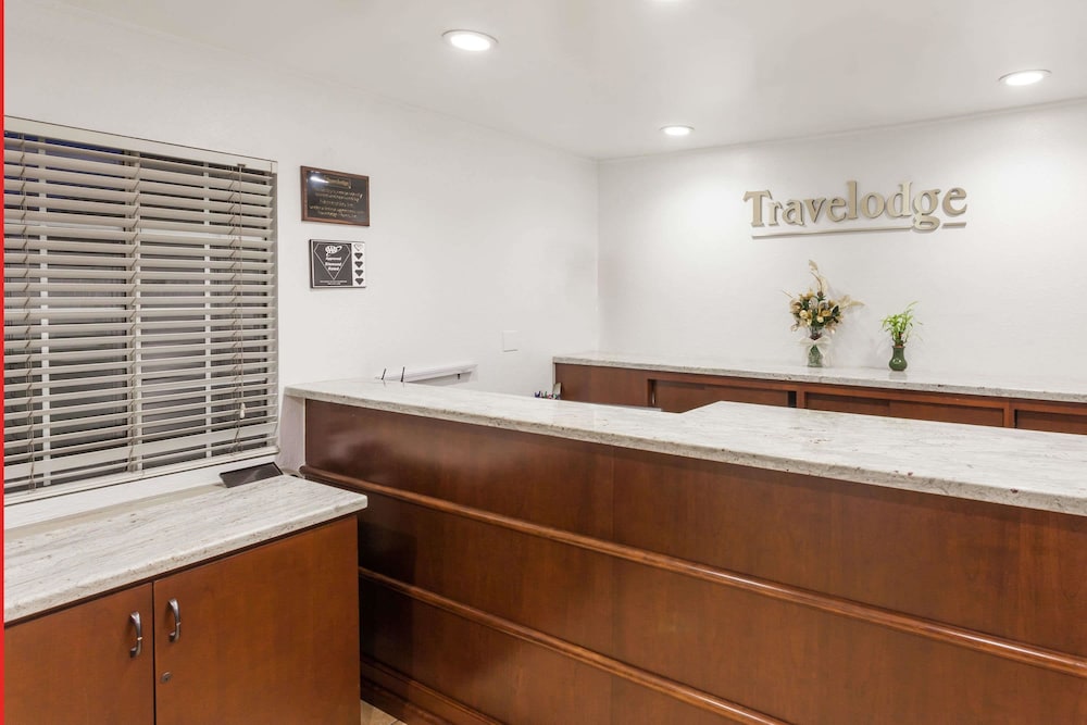 Travelodge by Wyndham Fullerton Near Anaheim 6/38