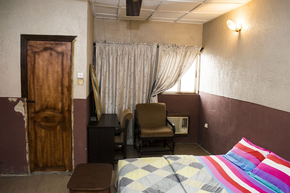 Wazobia Plaza Hotel 9/18