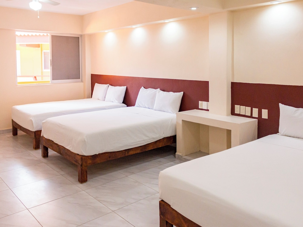 OYO Hotel La Playa 19/29