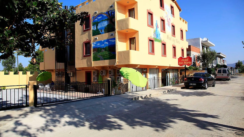 AVE MARIA HOTEL 3/65