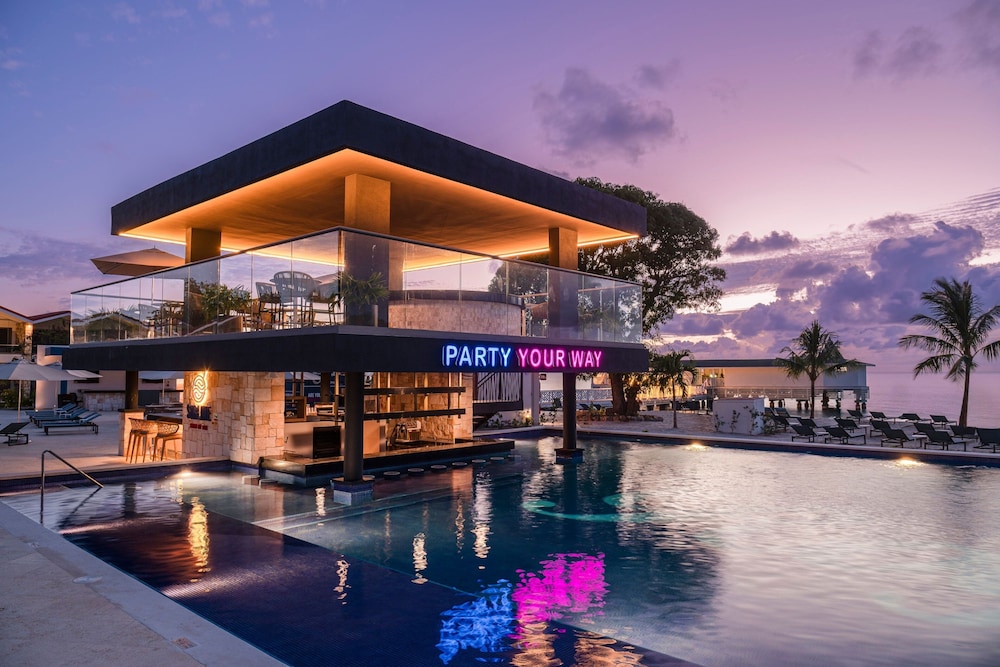 Royalton CHIC Antigua, An Autograph Collection All-Inclusive Resort - Adults Only 3/56