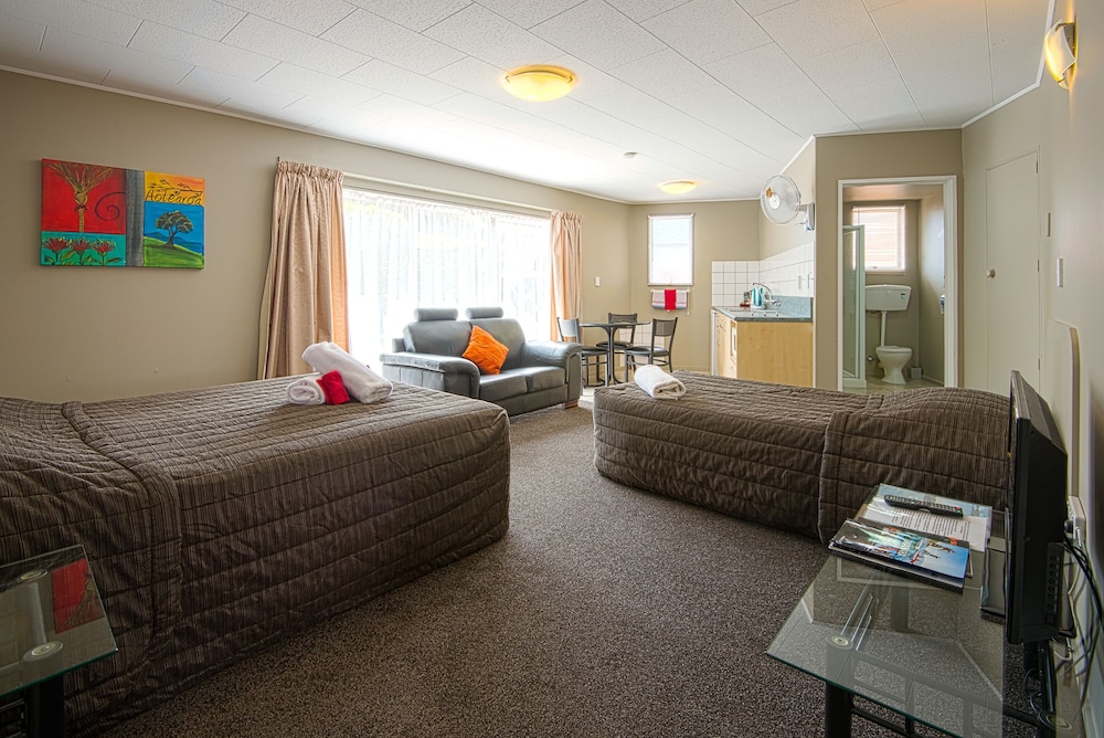 Manuka Crescent Motel 41/63