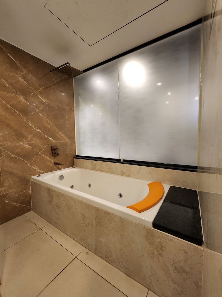 Hotel Preethi International 26/50