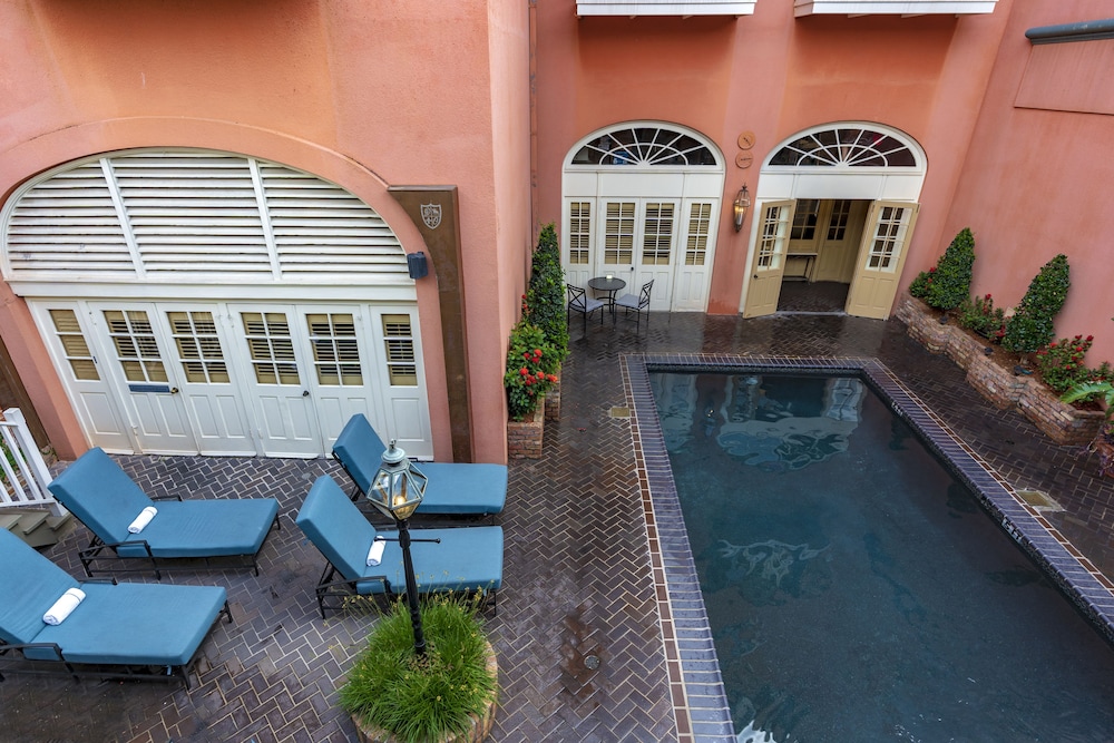 Dauphine Orleans Hotel 52/60