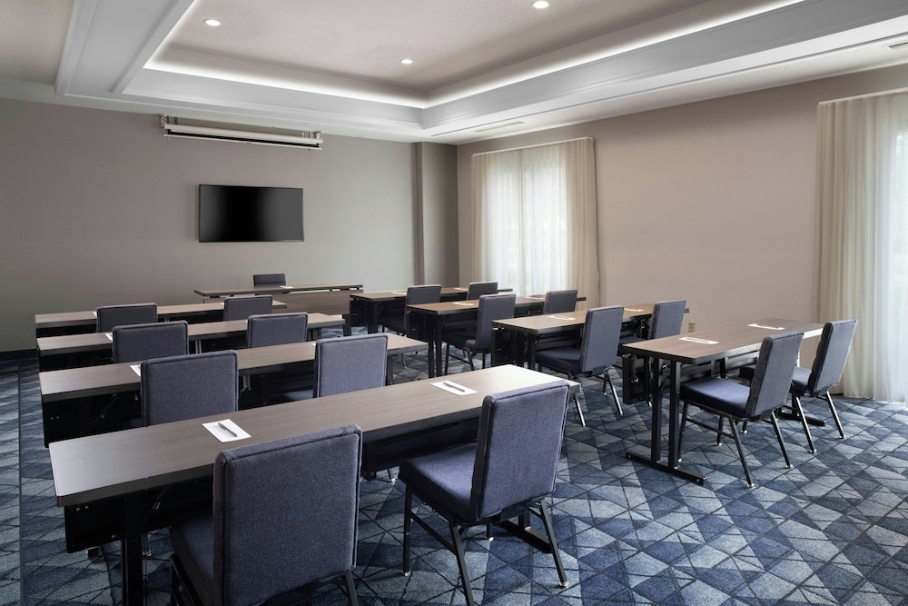 Courtyard By Marriott New Orleans Metairie 38/47