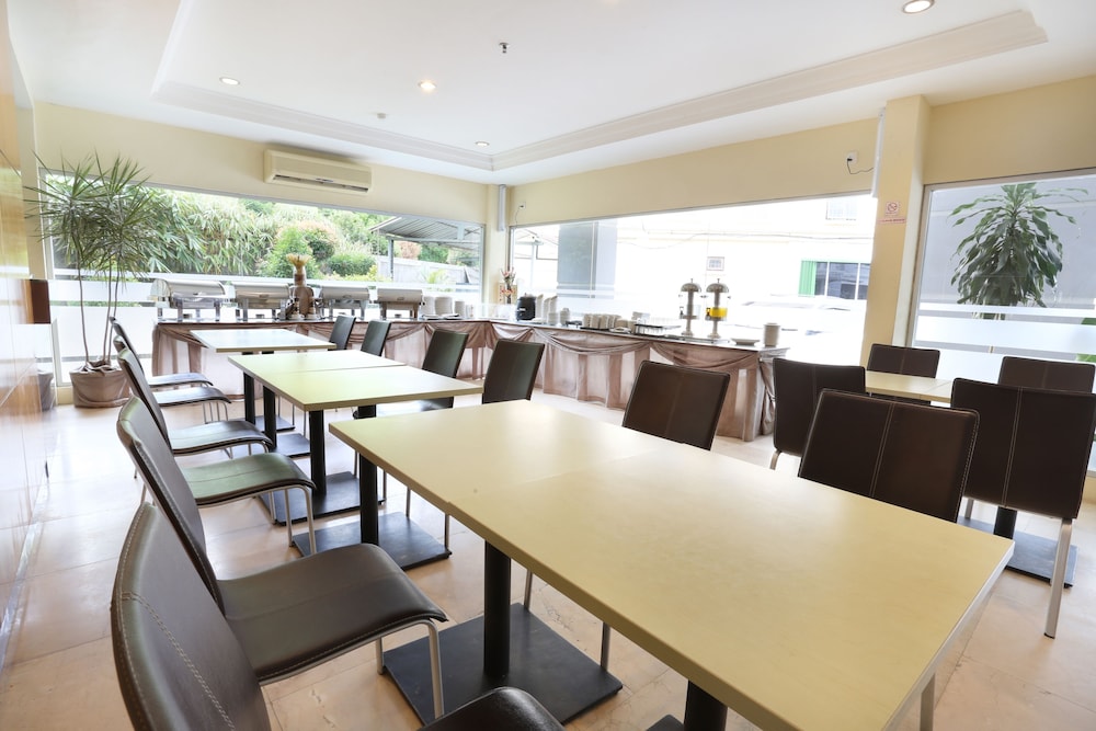 Triniti Hotel Batam 29/33