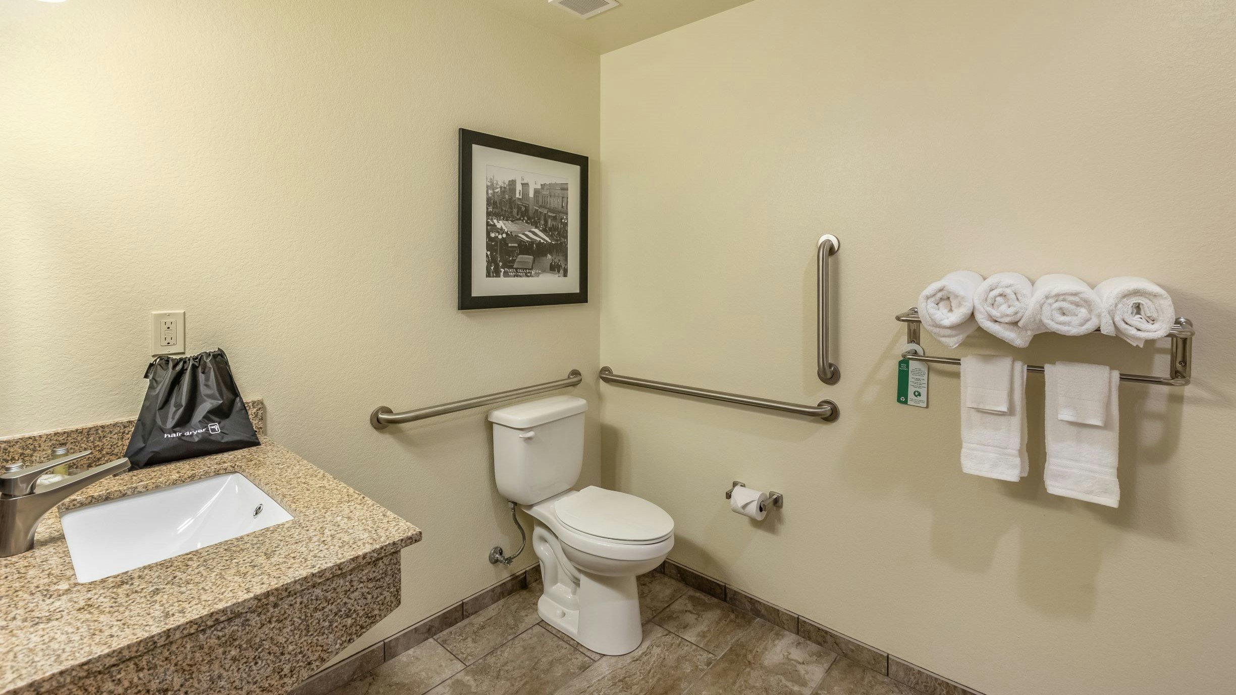 Cobblestone Hotel & Suites - Hartford 55/57
