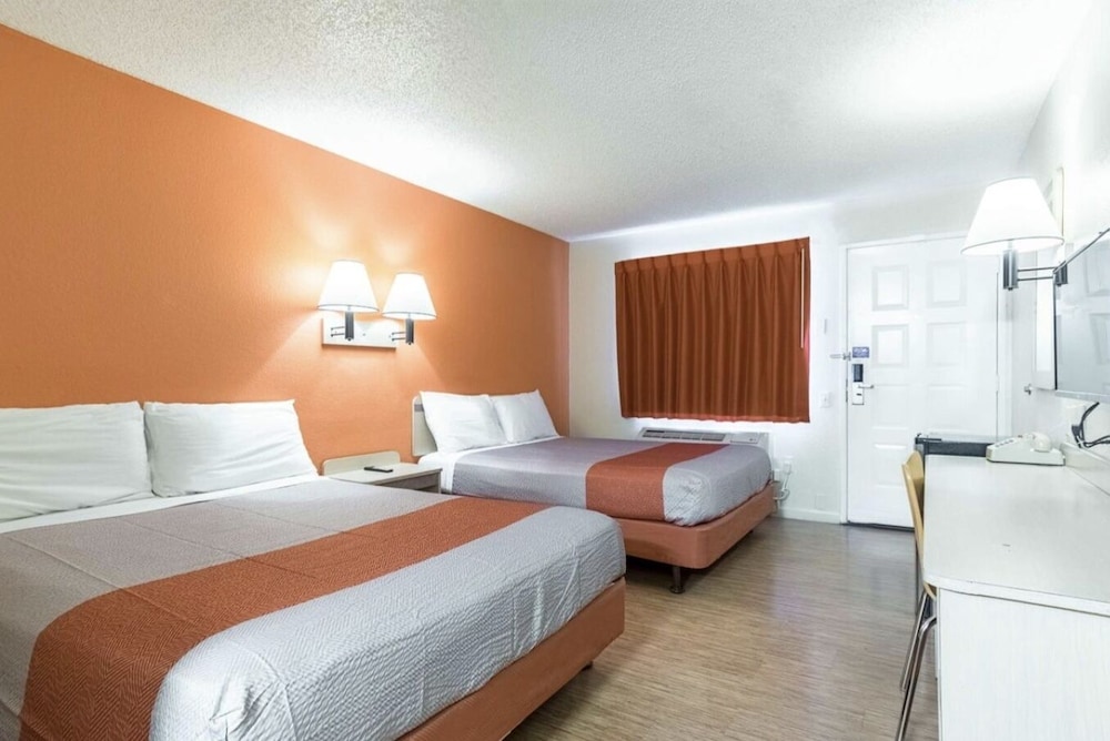 Motel6 Merced, CA - North 30/43