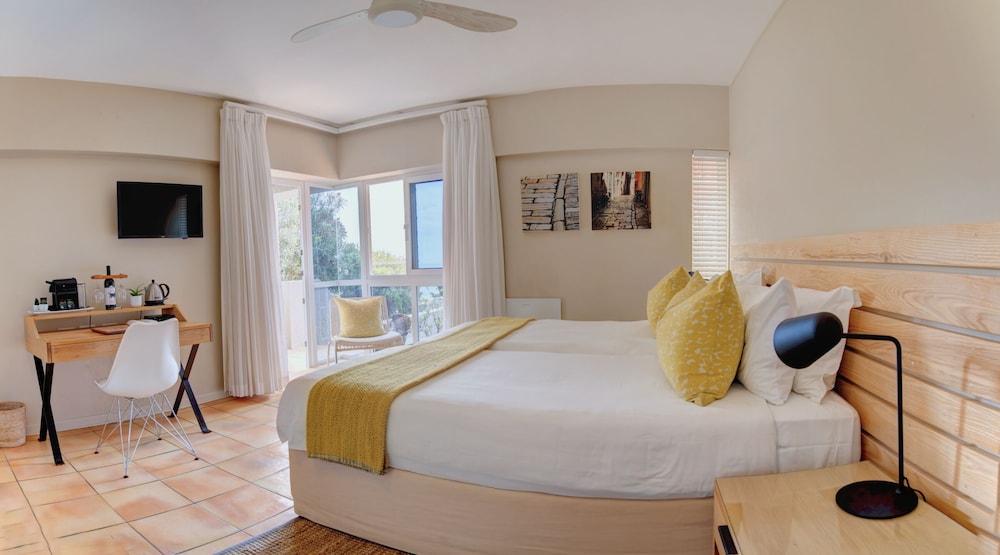 Periwinkle Guest Lodge 4/41