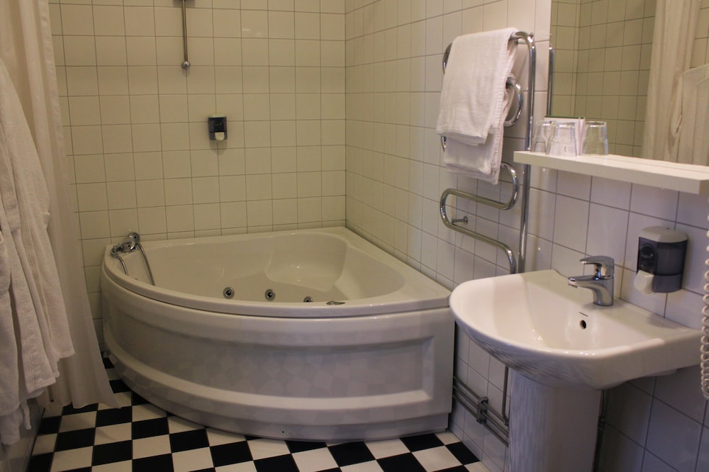 Mini, Suite, Twin Beds
