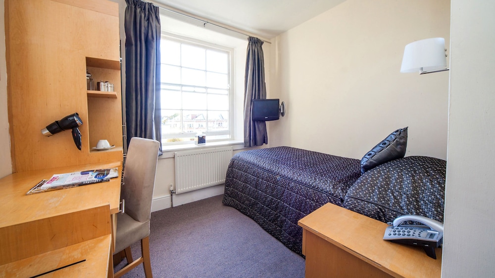 Rodney Hotel 23/48