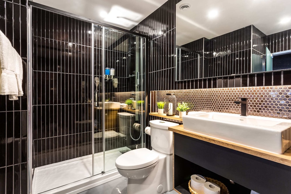 Pierce Boutique Apartments 72/73