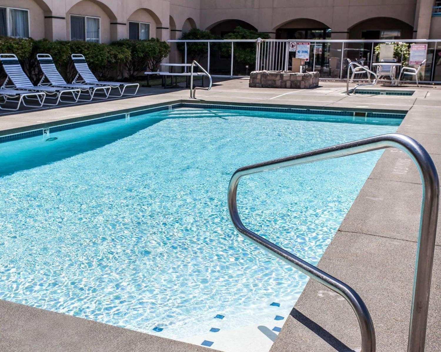 Quality Inn Grand Suites Bellingham 16/29