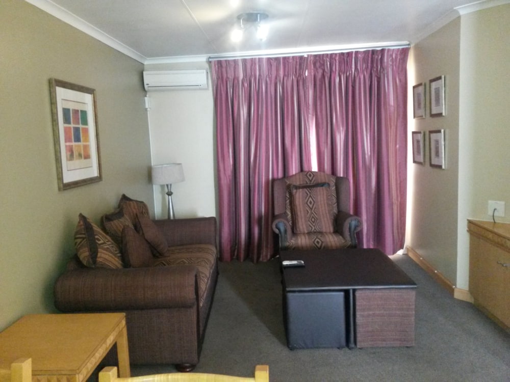 Airport Inn and Suites 20/47