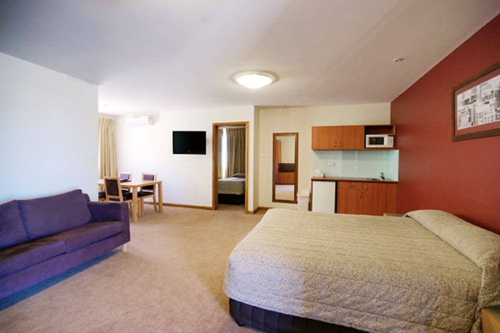 Willows Motel 27/42