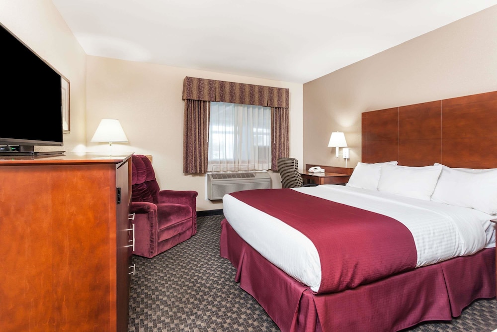 Days Inn by Wyndham Imlay City 16/48