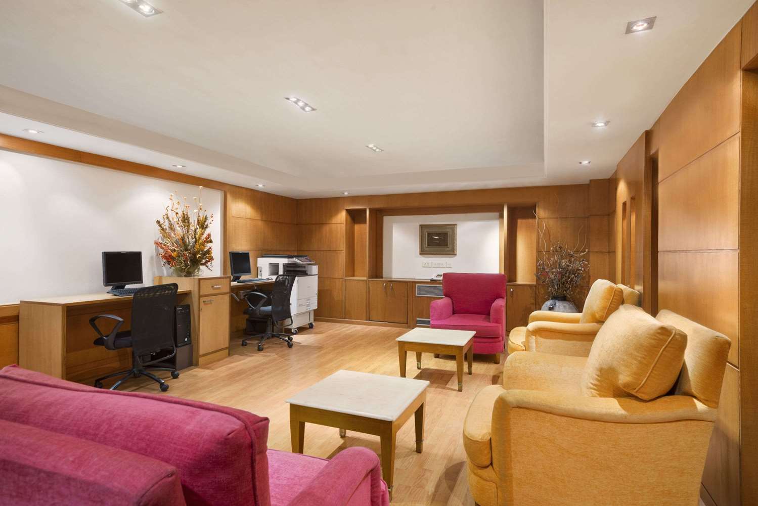 Ramada by Wyndham Jaipur 27/46