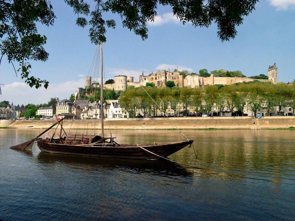 IBIS STYLES CHINON 65/67