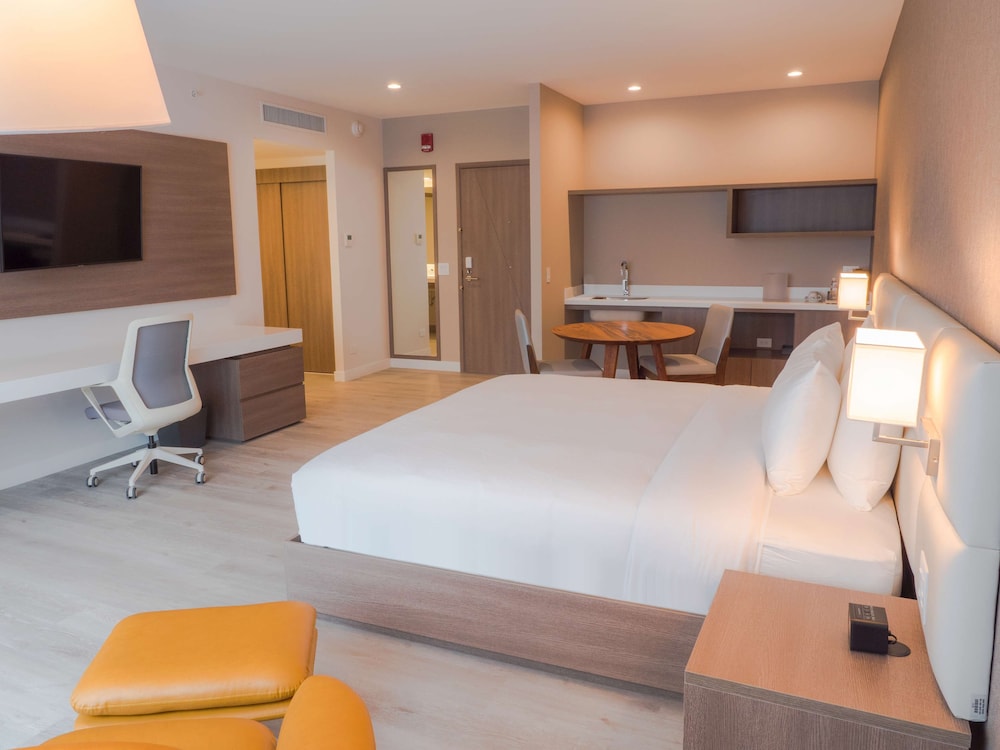 Hilton Garden Inn Santa Ana San Jose 8/42