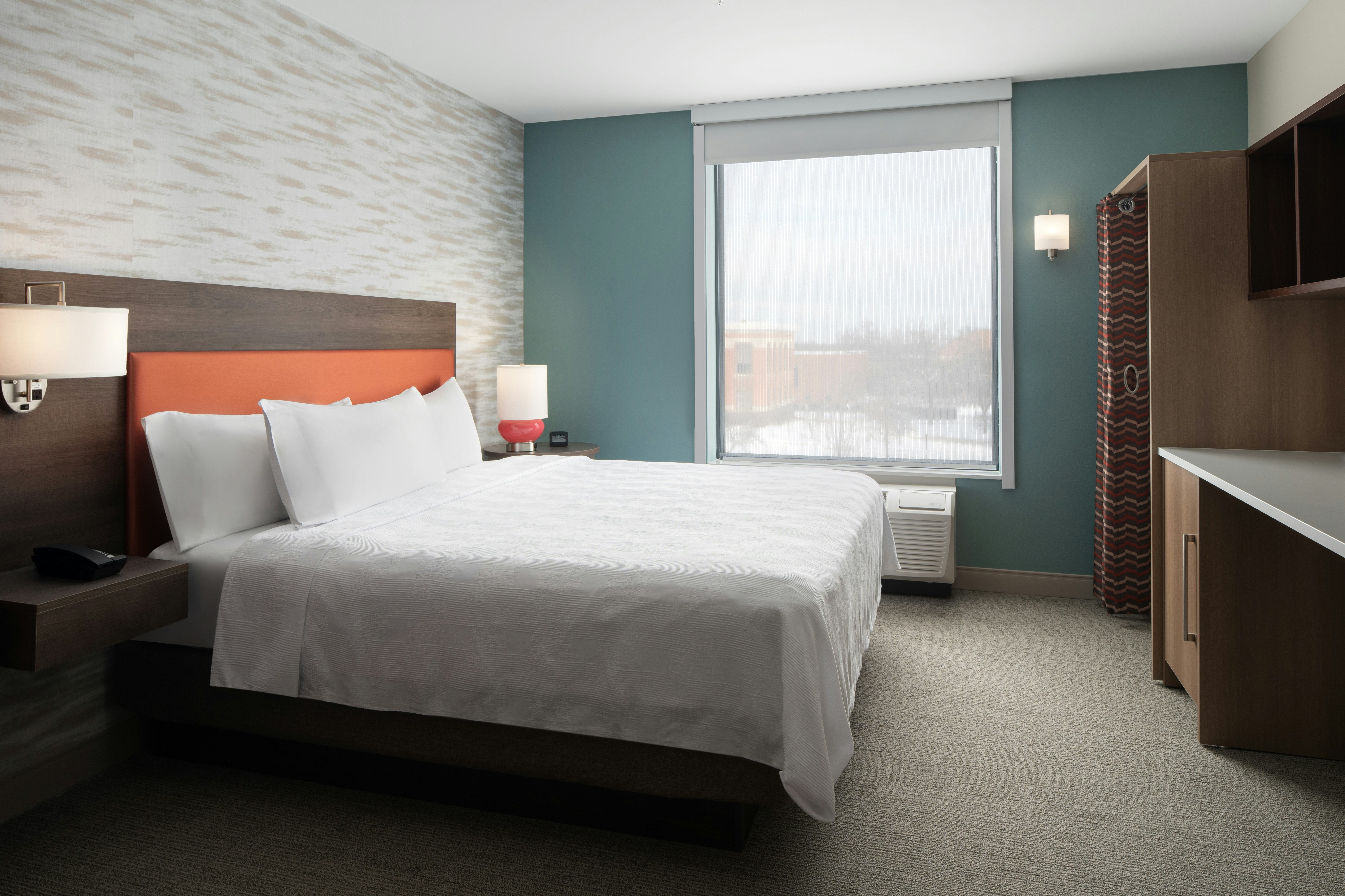 STUDIO, SUITE, KING BED