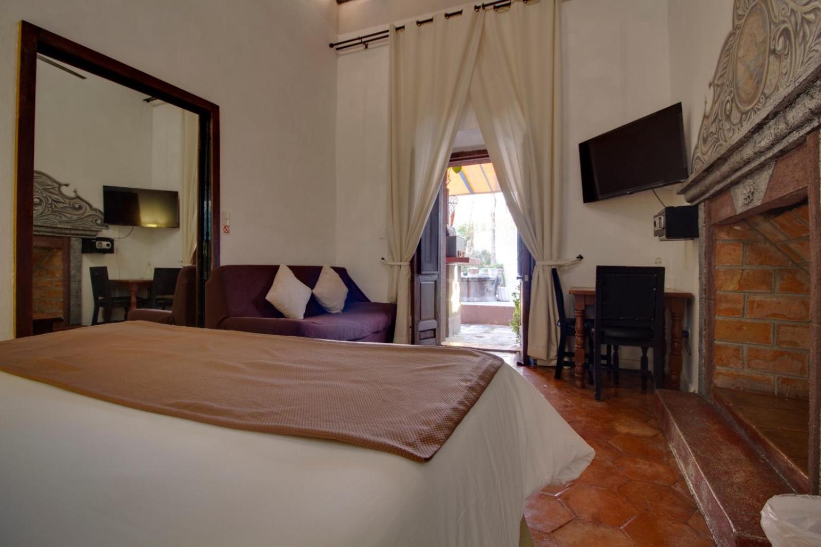 Hostal Punto 79 11/50