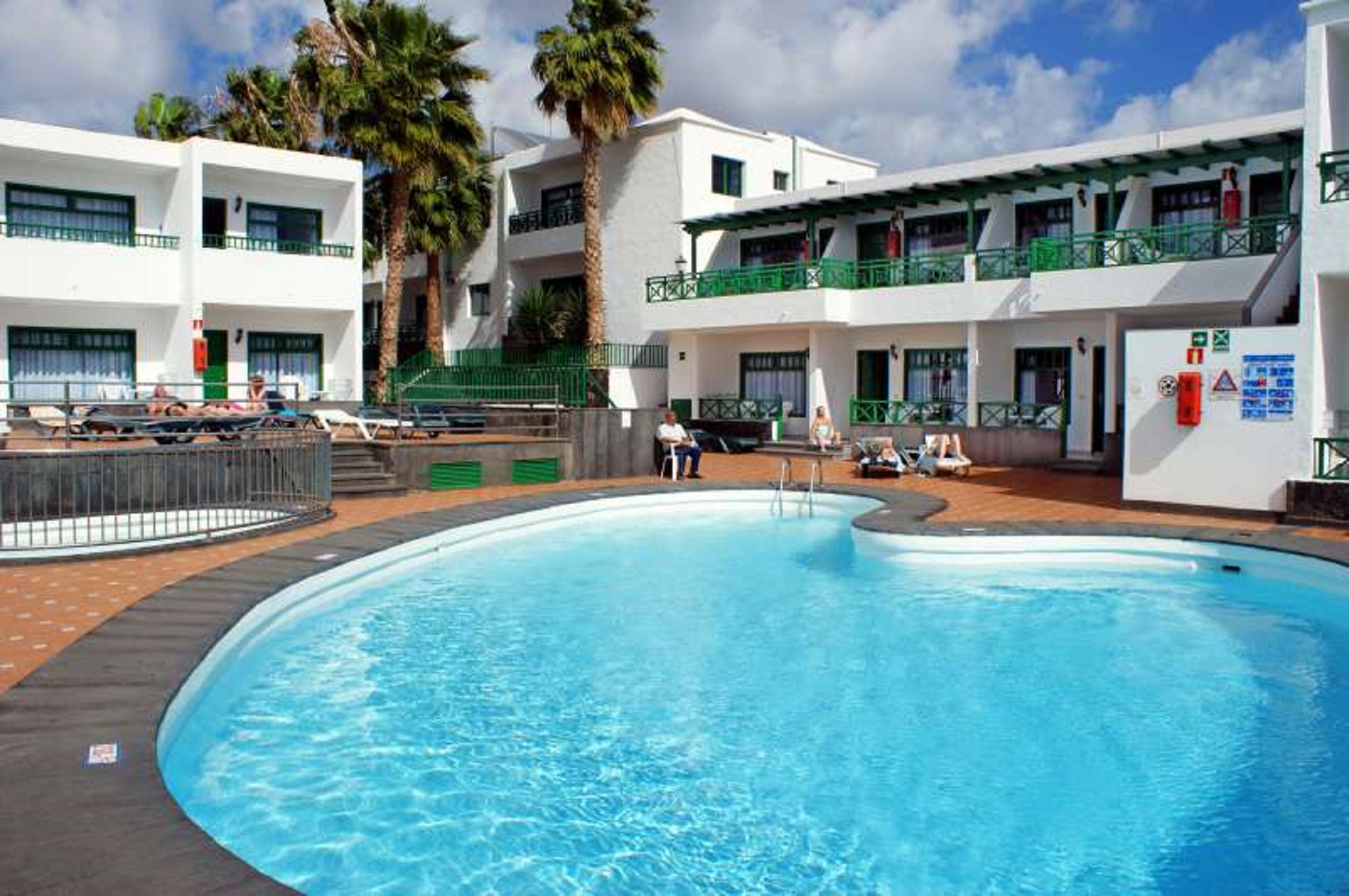 Elena Apartamentos 36/44