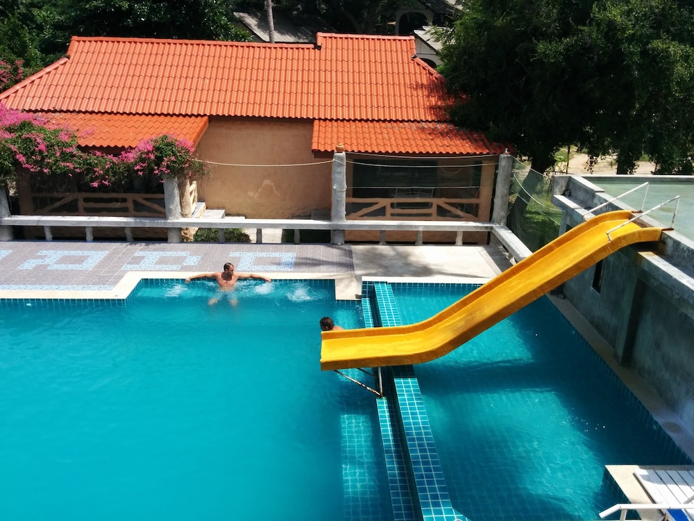 Paradise Bungalows 46/69