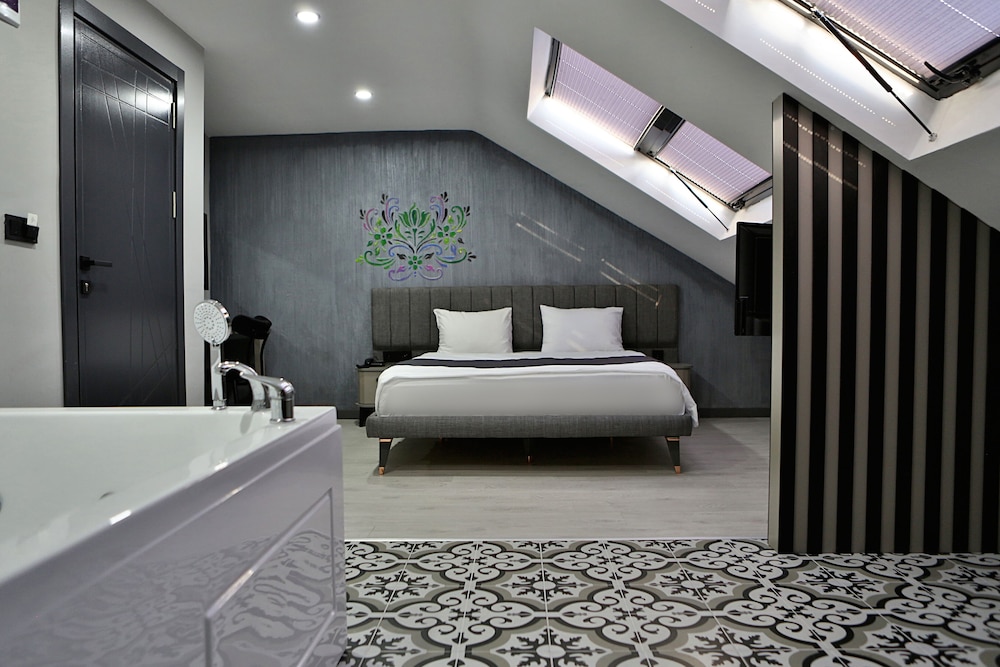 Fly And Stay Airport Hotel 29/55