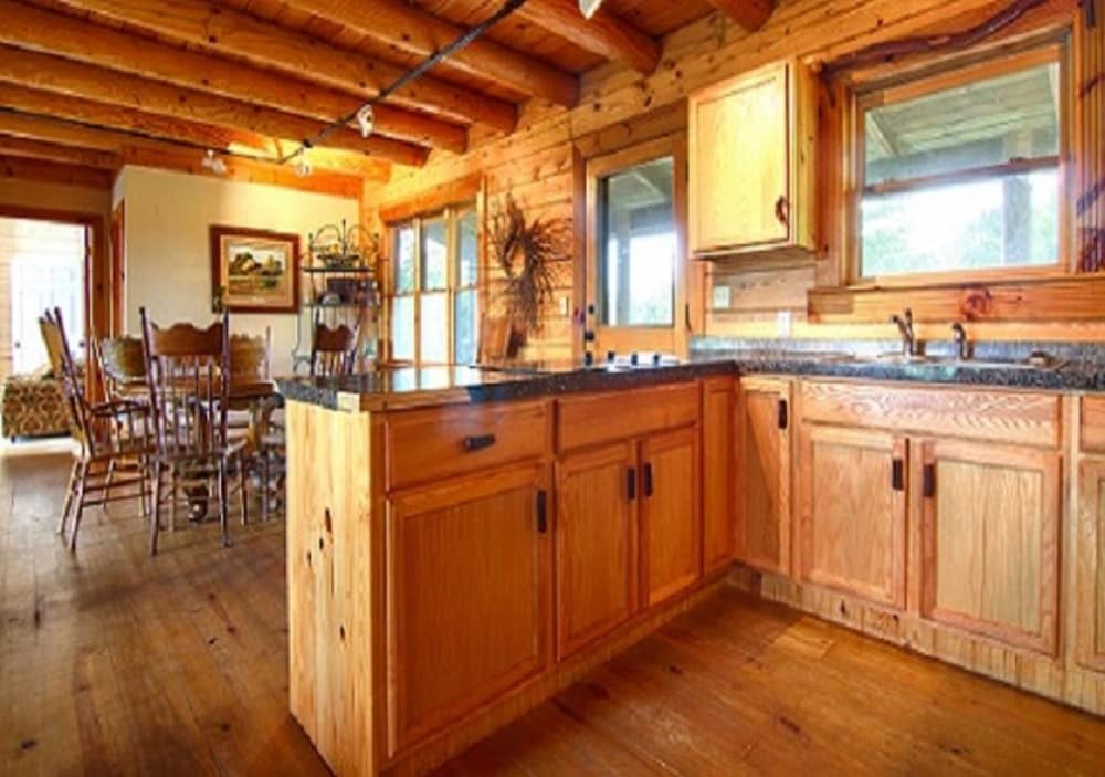 The Smokehouse Lodge and Cabins 14/75