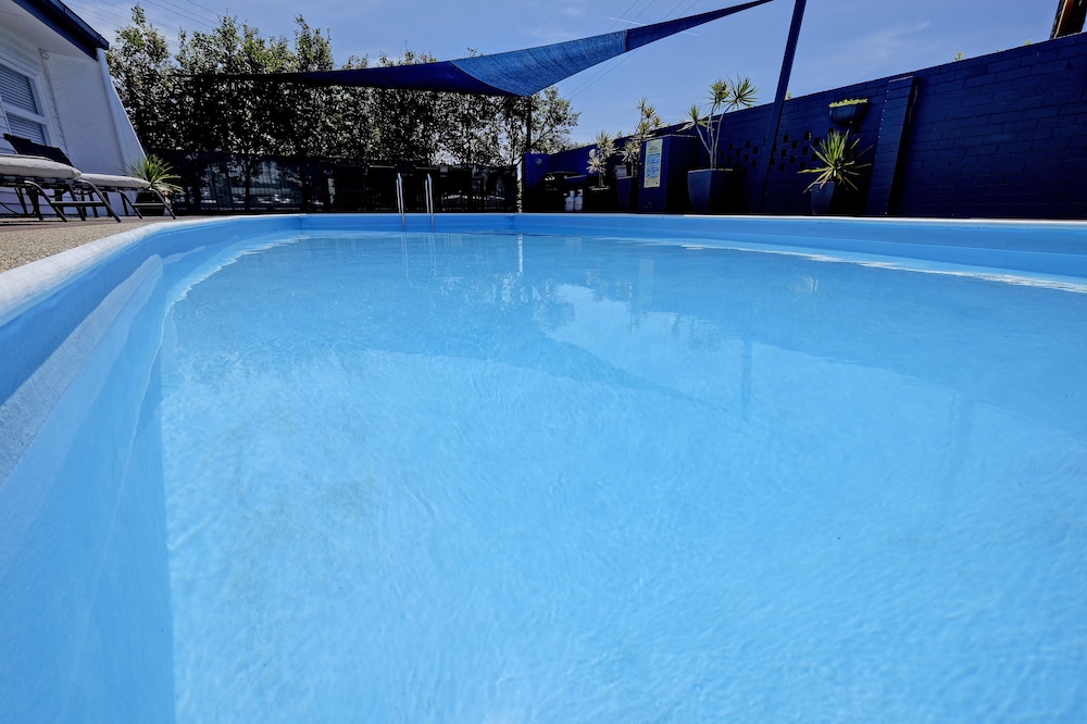 BALI HI MOTEL 33/49