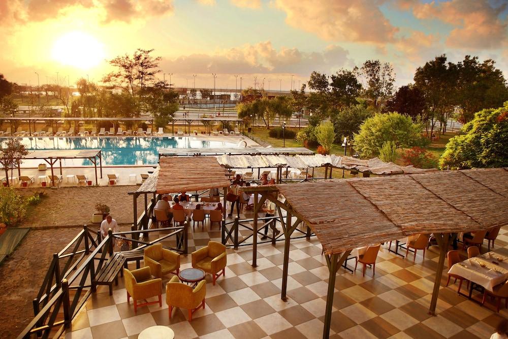 Grand Sile Hotel 12/17