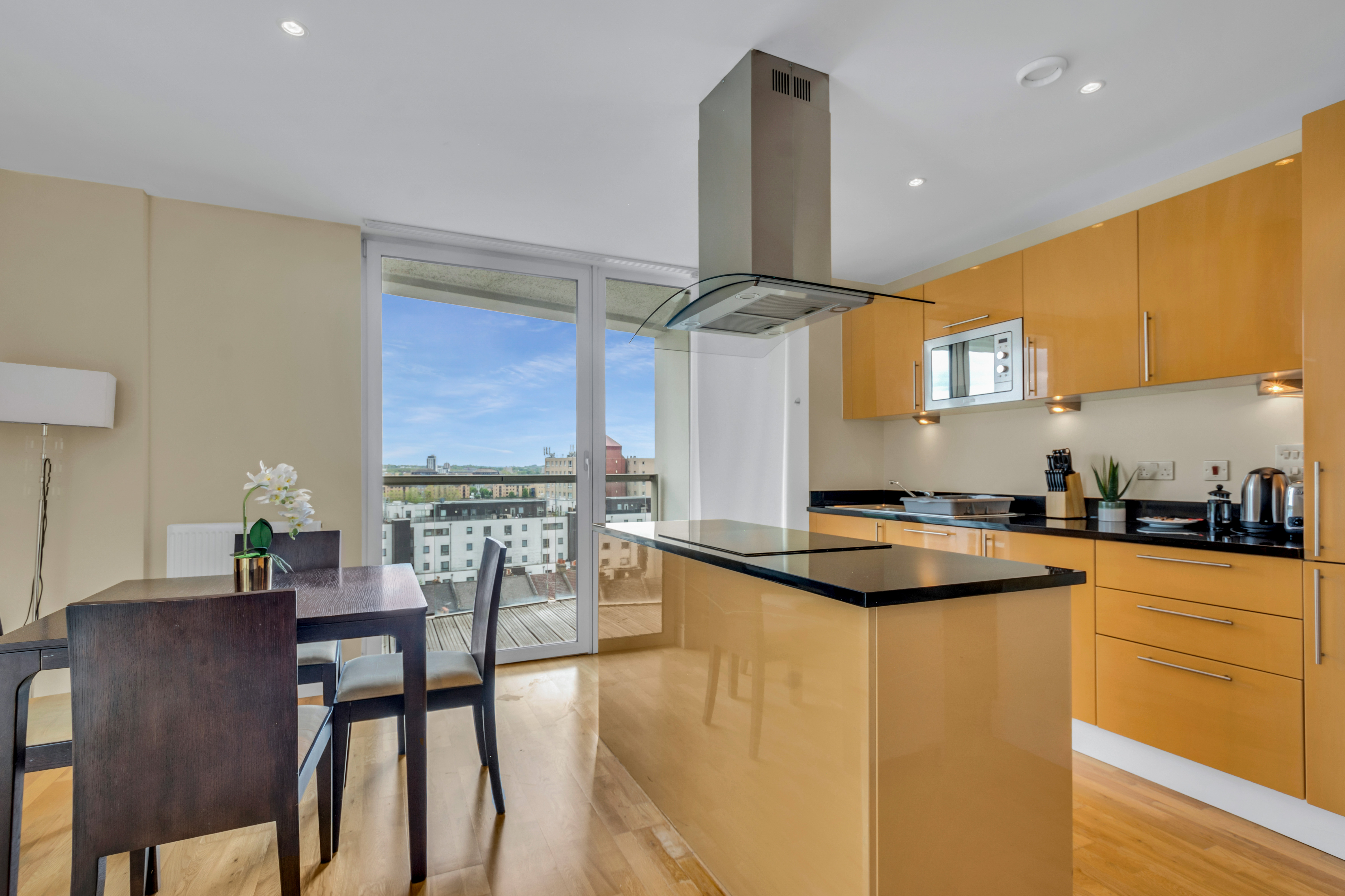 Luxurious Lanterns Court Two-Bedrooms Apartments 38/50
