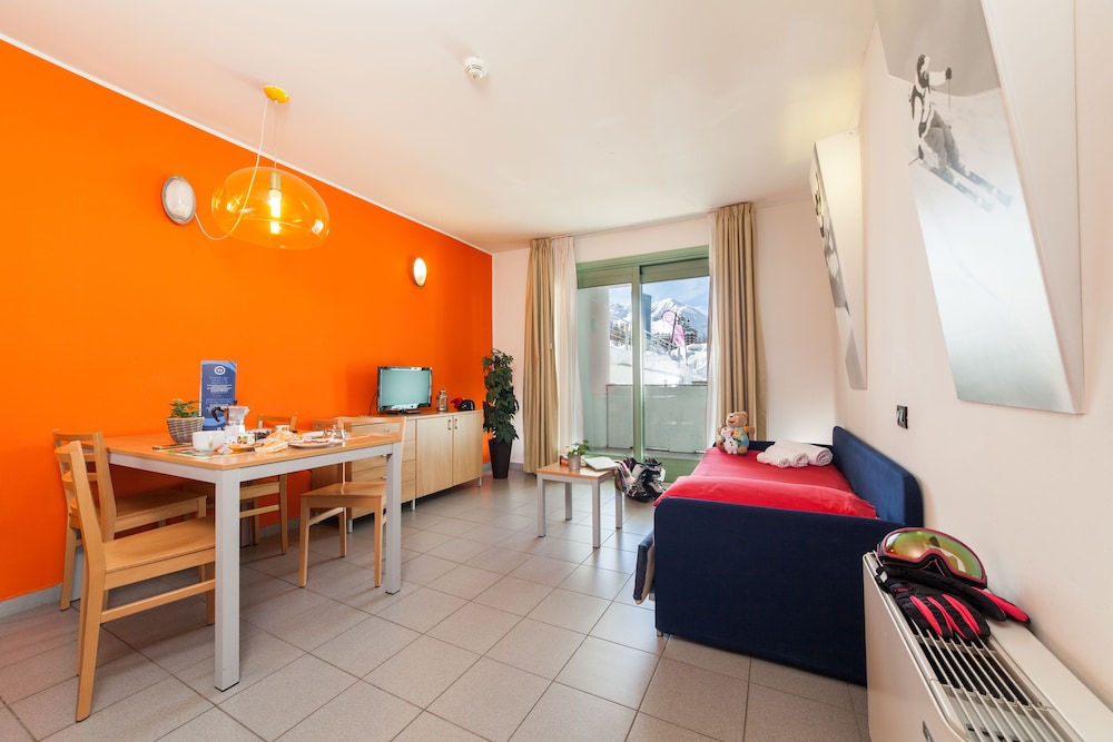 Villaggio Olimpico Apartments 74/77