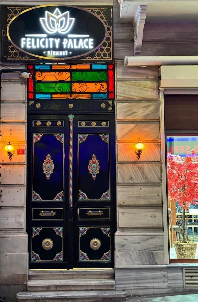 Felicity Palace Sirkeci 12/47