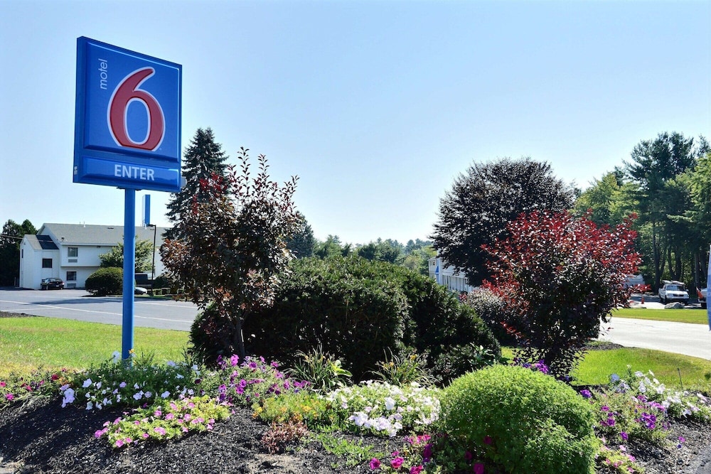 Motel6 Nashua, NH - North 49/58