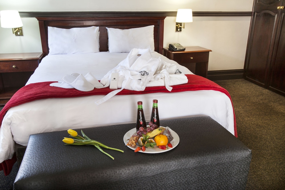 Court Classique Suite Hotel 16/50