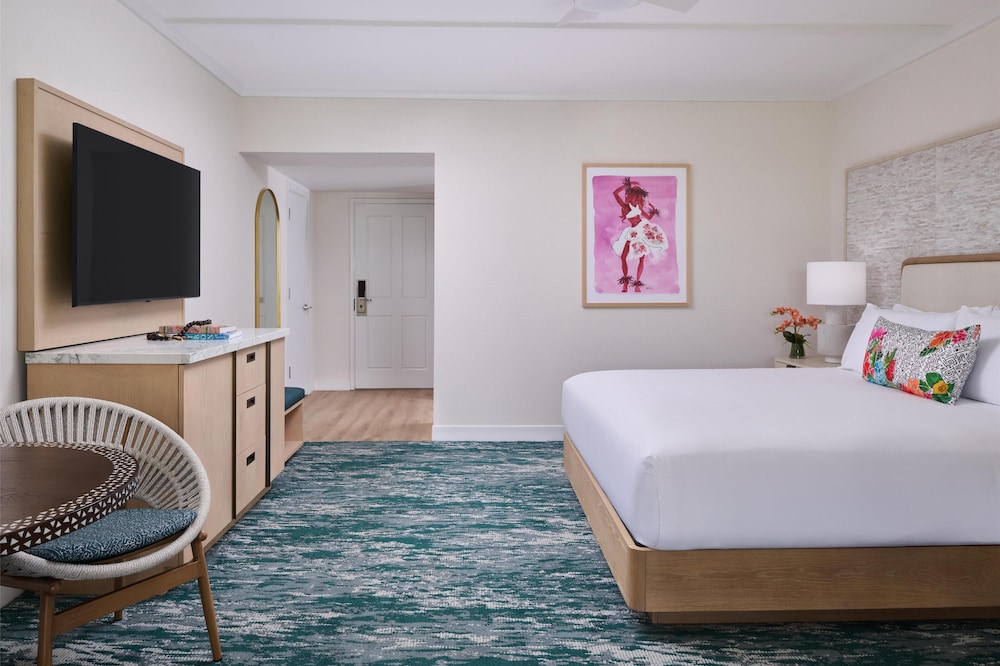 SIGNATURE, KING BED, GARDEN VIEW