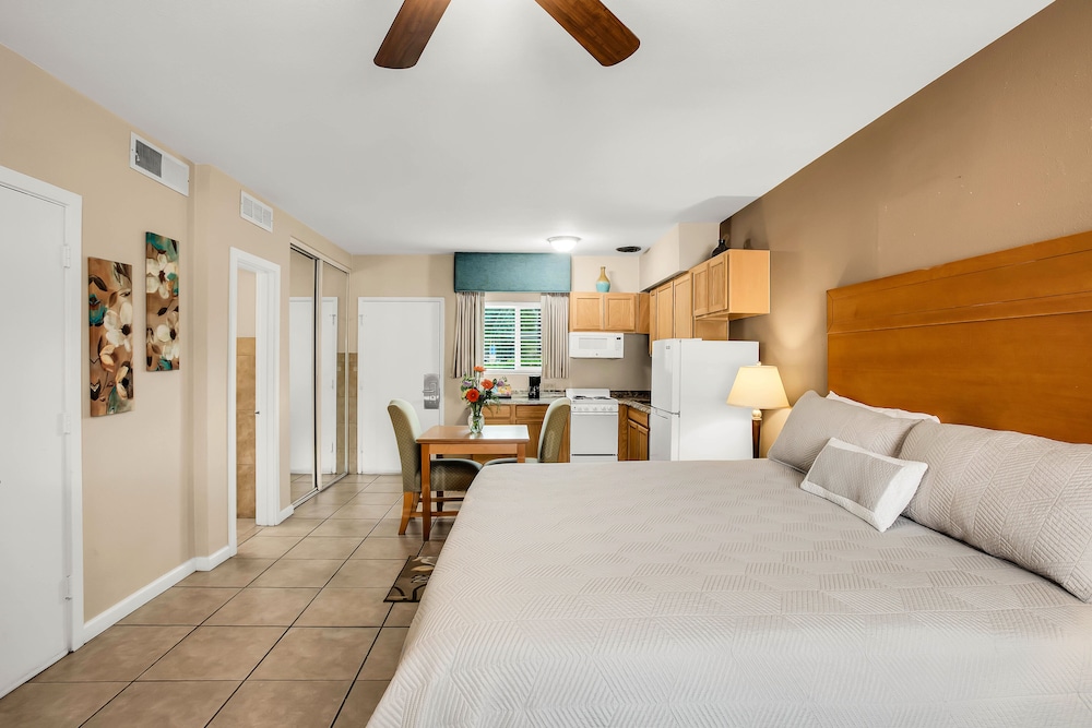 Inn at Deep Canyon 17/71