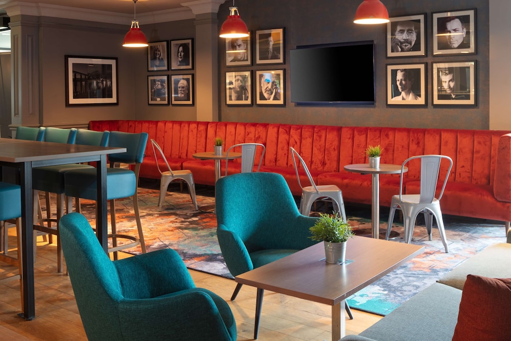 Doubletree By Hilton Edinburgh Airport 60/84
