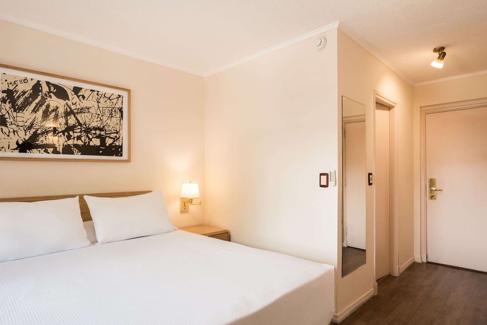 Alfa Suites 10/45
