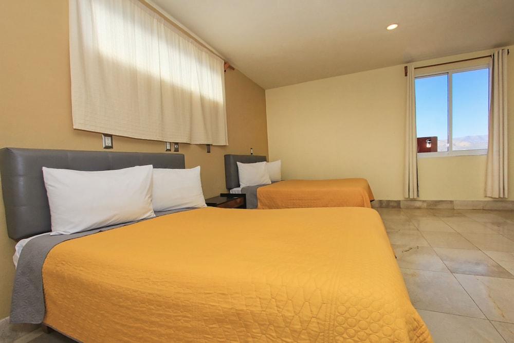 La Vista Hotel 12/50