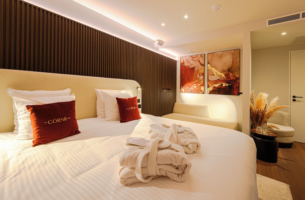 The CORNR Hotel 20/69