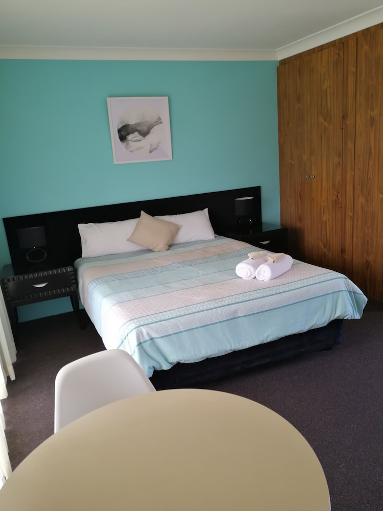 Lakeside Lodge Motel 17/69