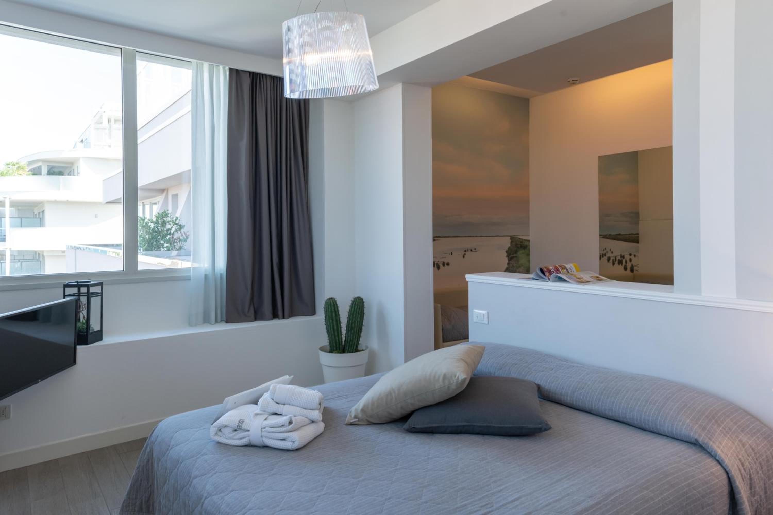 Junior Suite, Lateral Side Sea View
