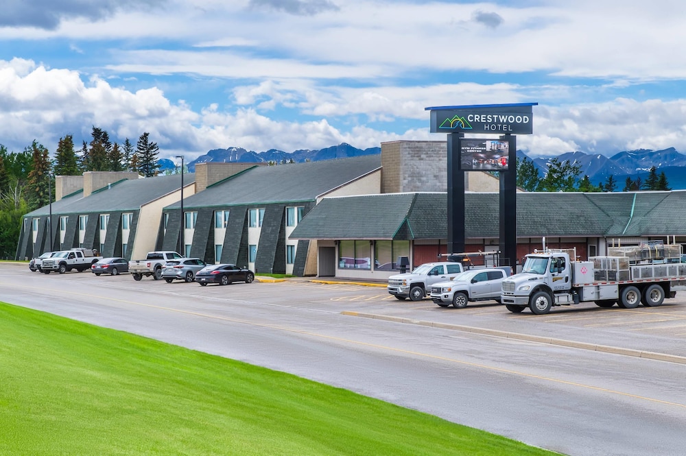 The Crestwood Hotel 45/57