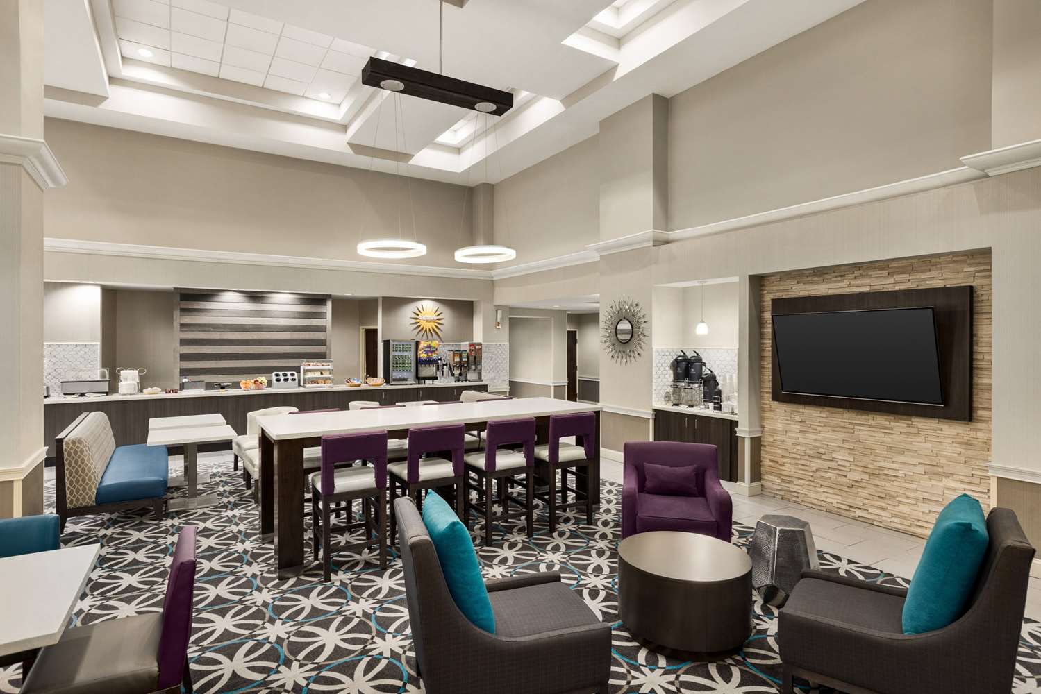 La Quinta Inn & Suites by Wyndham Newark - Elkton 12/14