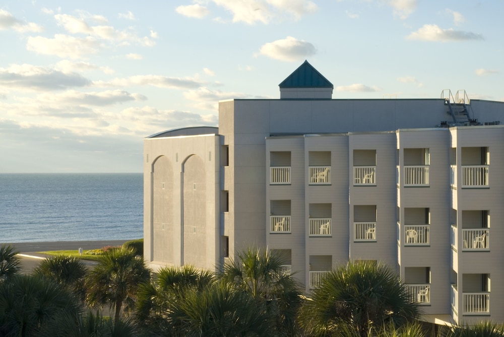 Casa Del Mar Beachfront Suites 3/82