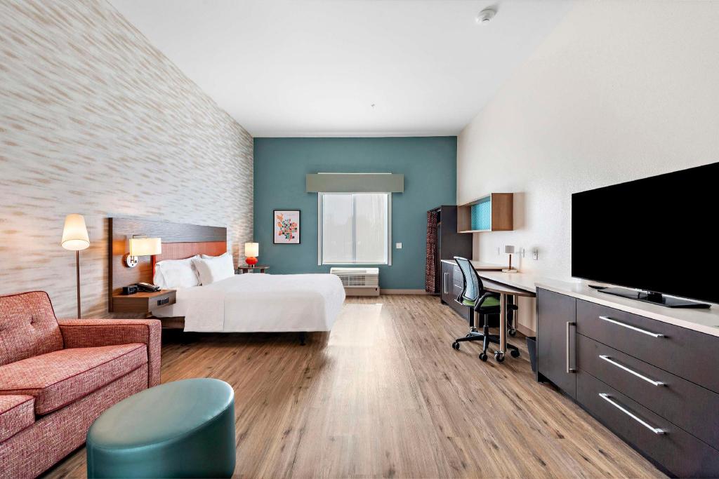 1 BEDROOM, SUITE, KING BED, ACCESSIBLE