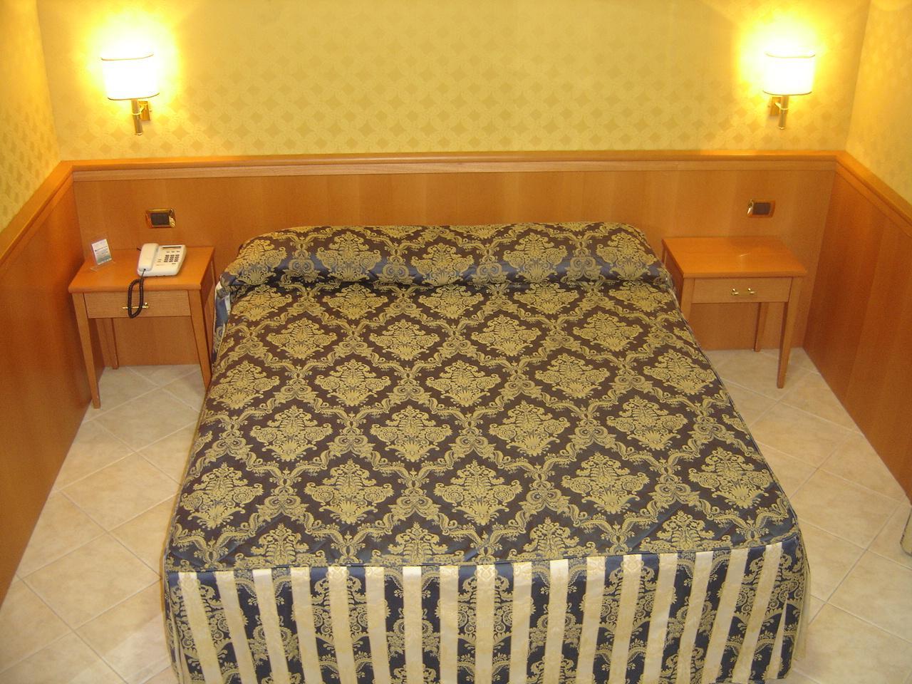 Hotel Mariano 8/18
