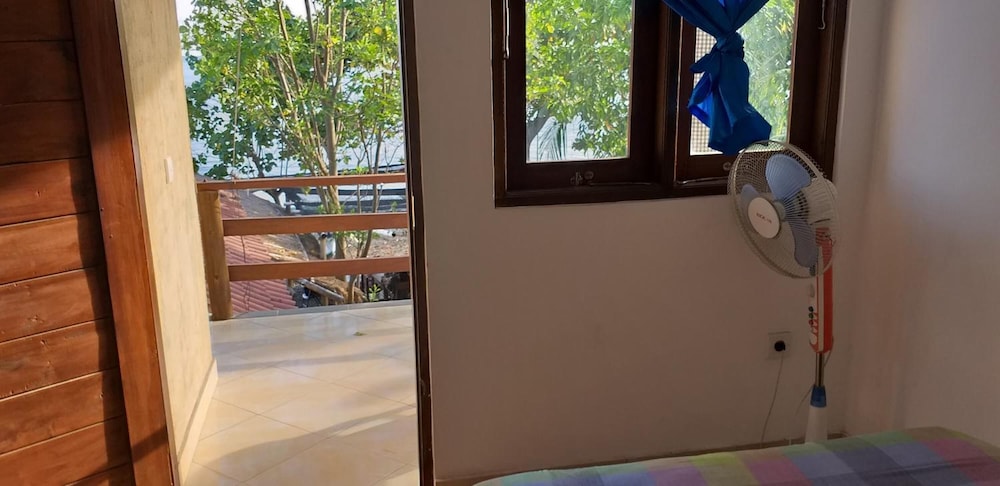 Amed Sari Beach Guesthouse 24/50